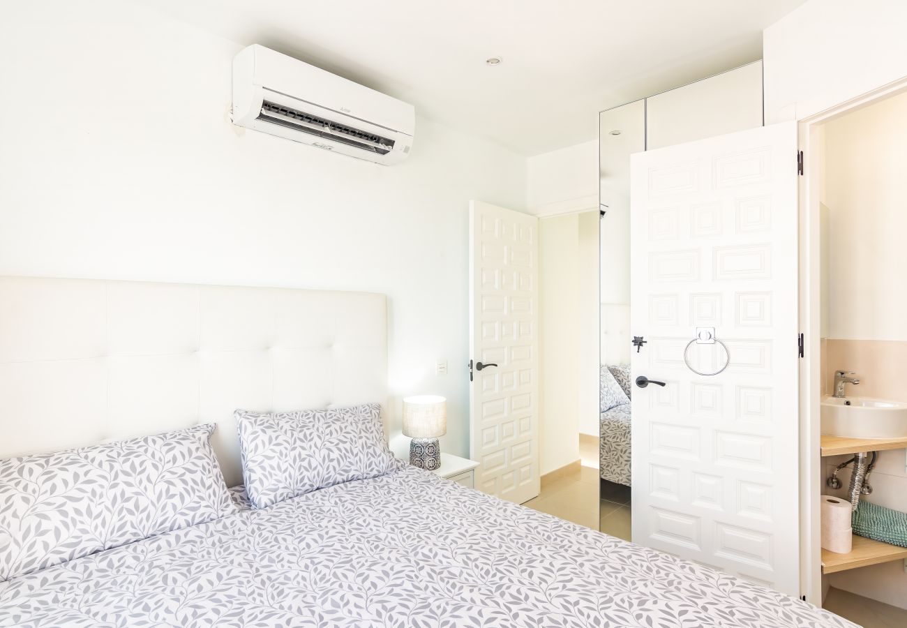 Apartment in Nerja - Tetuan 15 - Oasis Properties