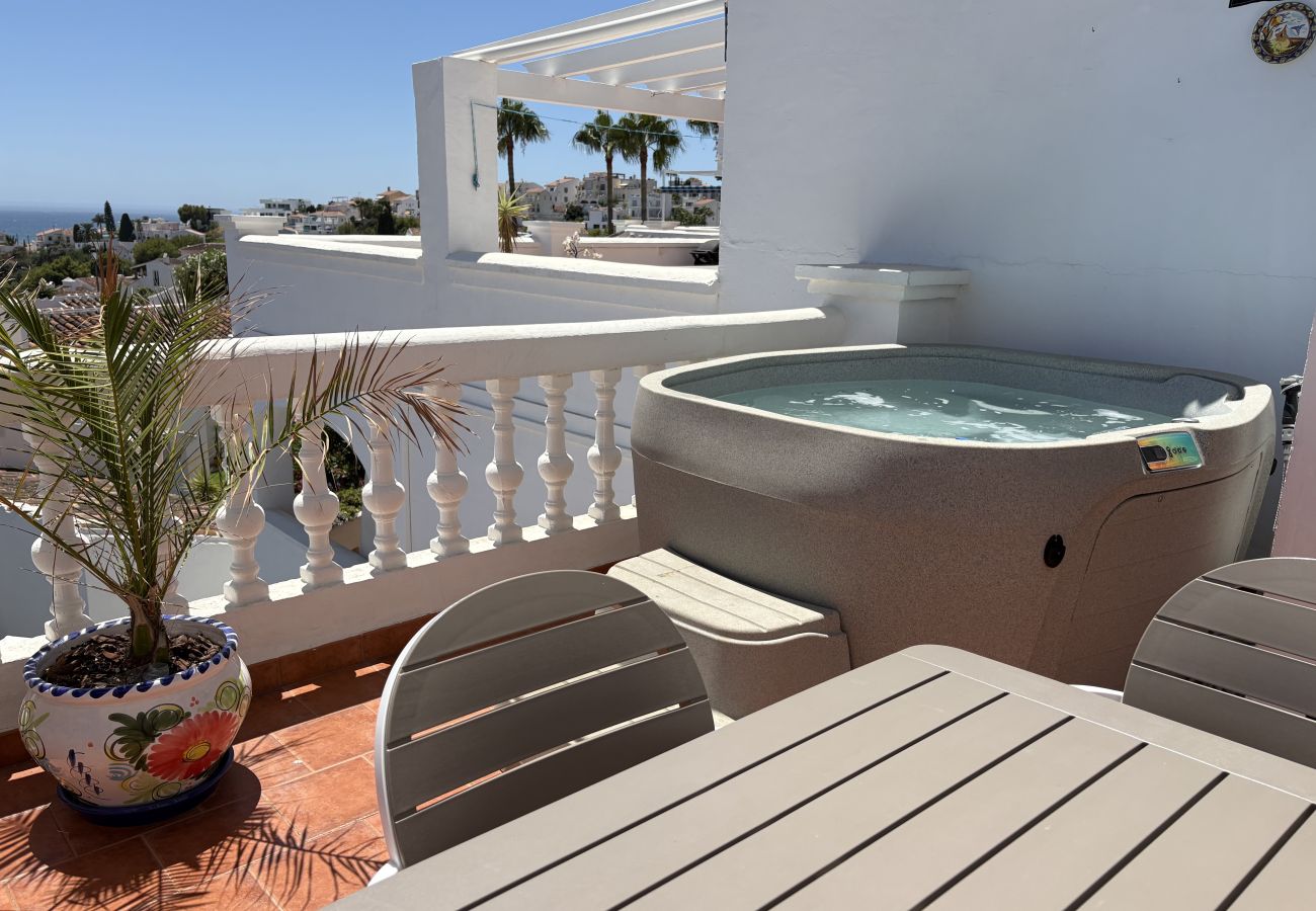 Apartment in Nerja - Tetuan 15 - Oasis Properties