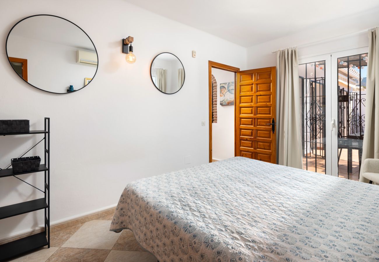 Main bedroom with en suite